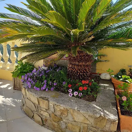 Santa Giusta Hotel *