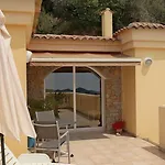 Santa Giusta Hotel *