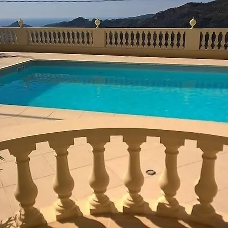 Santa Giusta Hotel *
